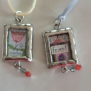 2 sisters/friends necklaces